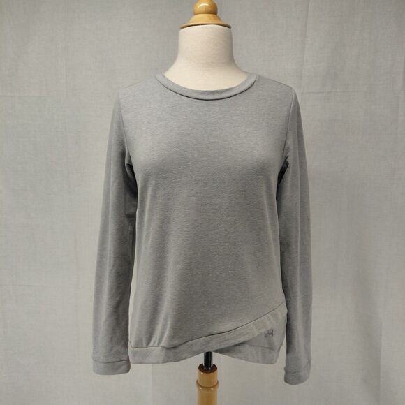 Under Armour Tops - Under Armour LS Light Gray Sweatshirt w/ Hem Detail SZ M